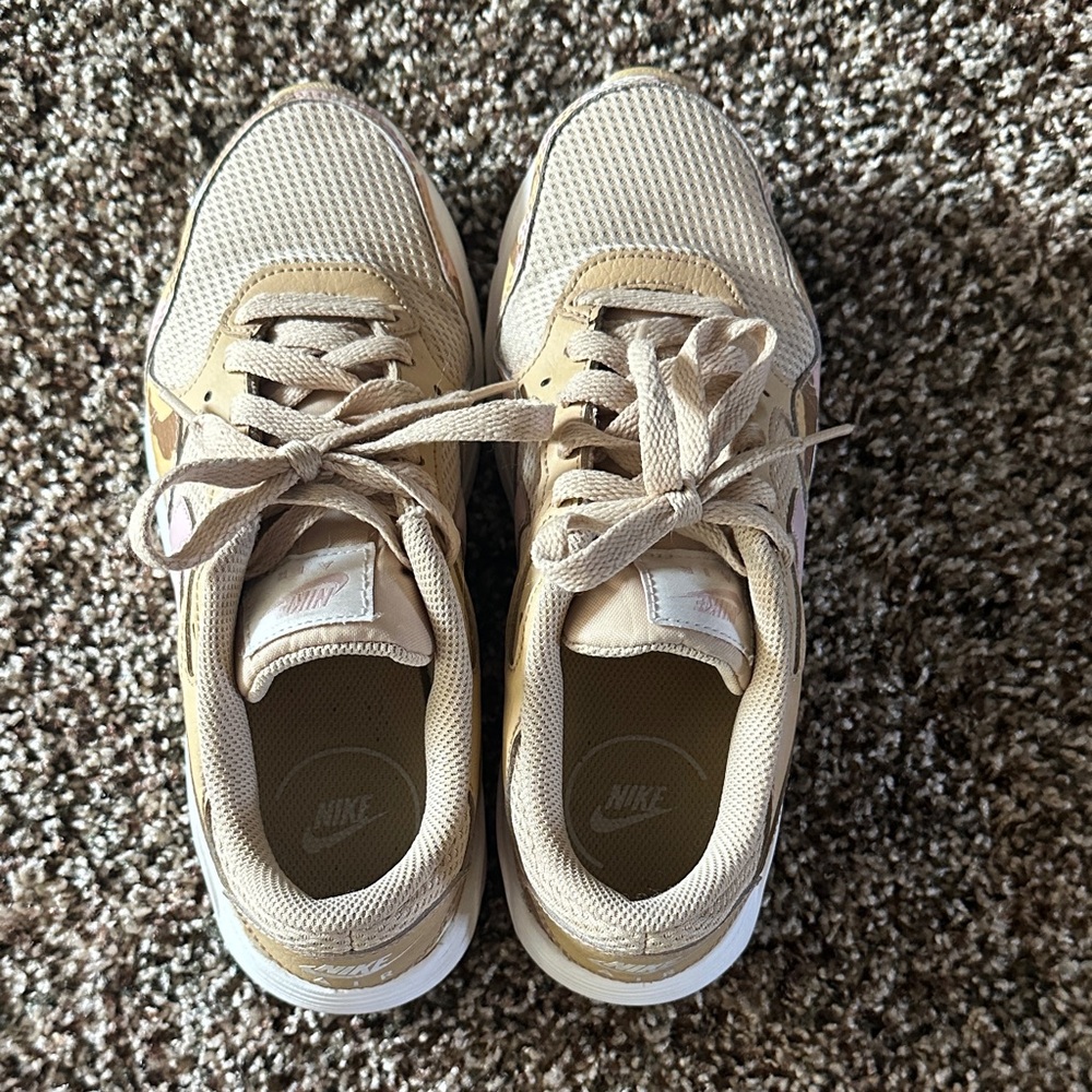 Nike Women's Air Max 90 Tan and Pink Camo Sneakers - Picture 4 of 7
